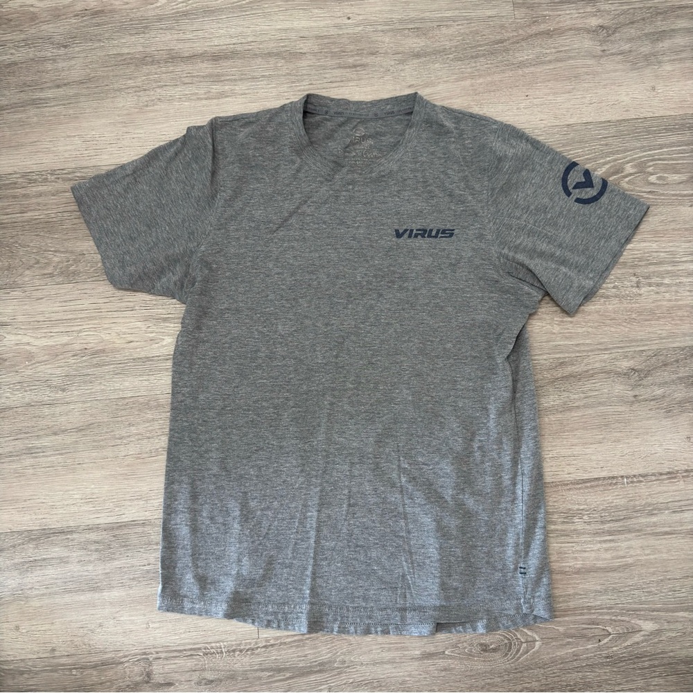 Virus tee